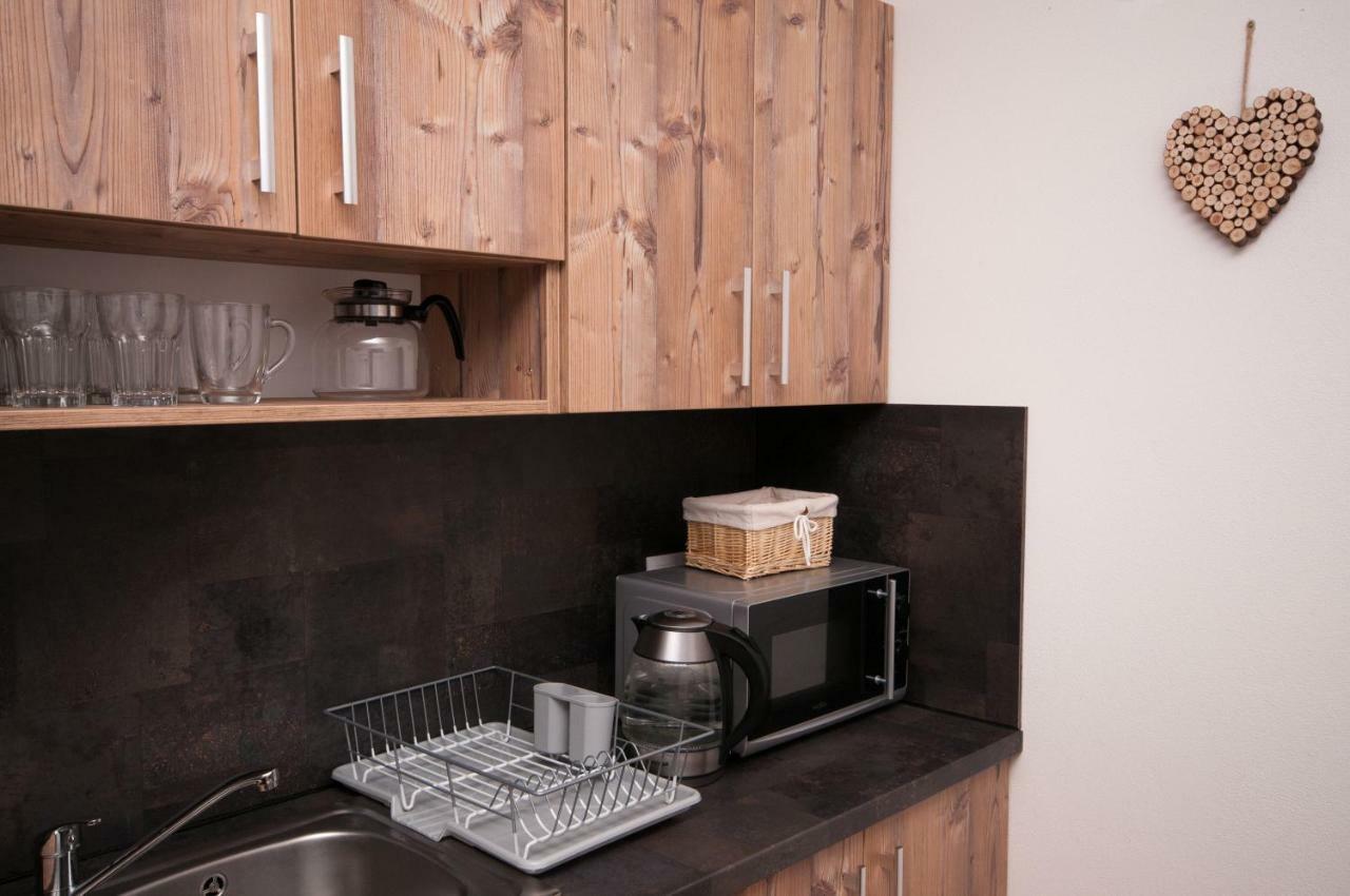 Apartmany Biela Put - Jasna Nr. 3 เดมานอฟสกา โดลินา ภายนอก รูปภาพ